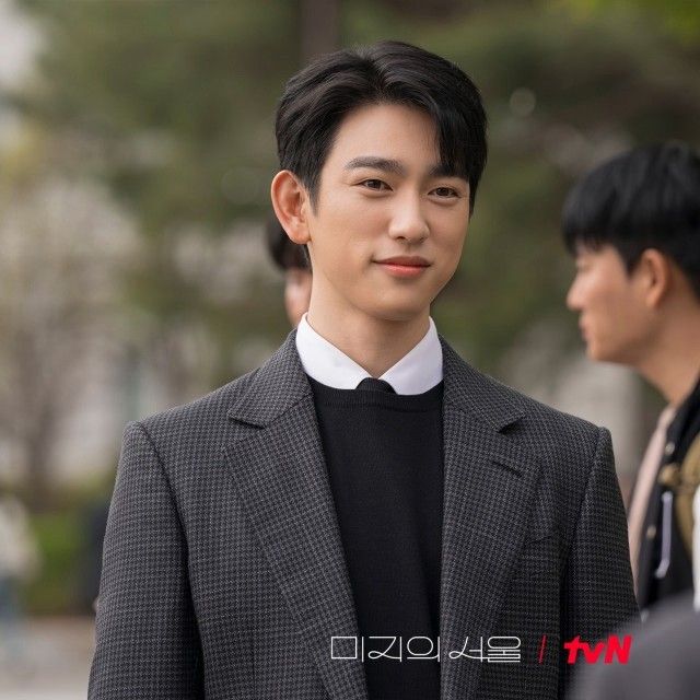 A moment captured by Jinyoung (GOT7)'s fan