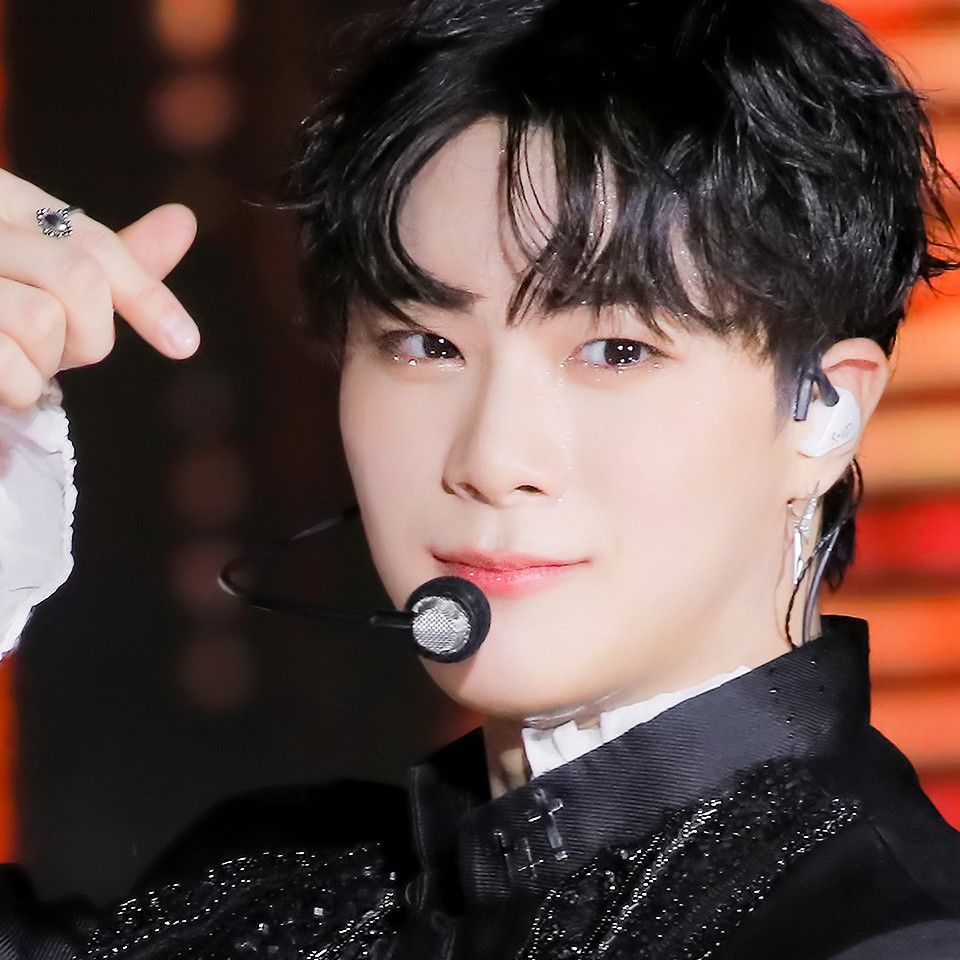 Latest photo of Moonbin (ASTRO)