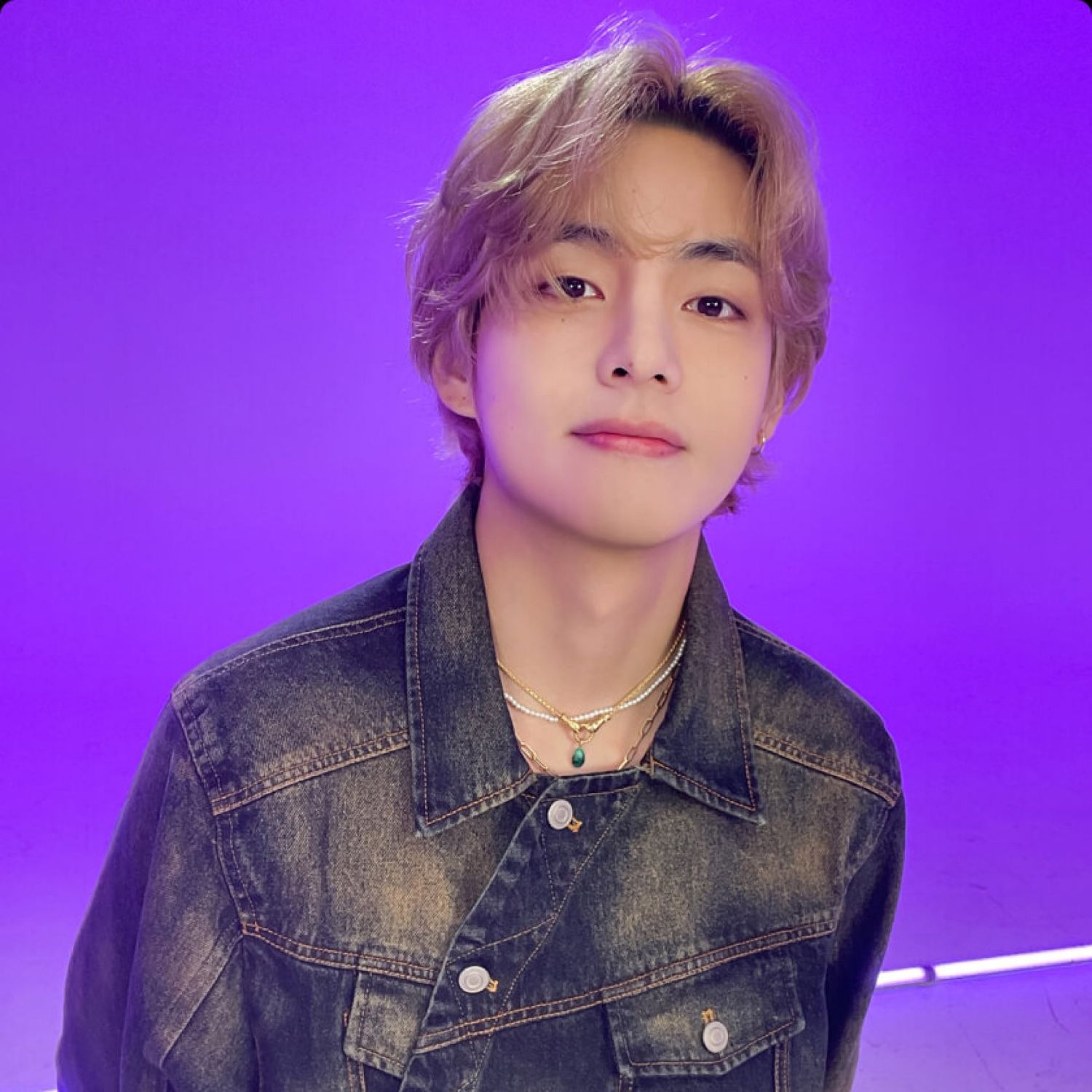Recent activity shot of V (BTS)