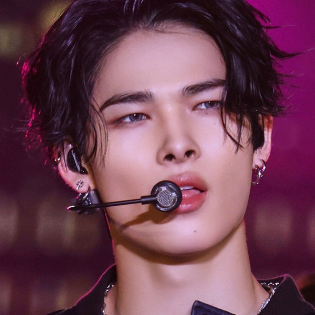 Behind-the-scenes cut of NI-KI (ENHYPEN)