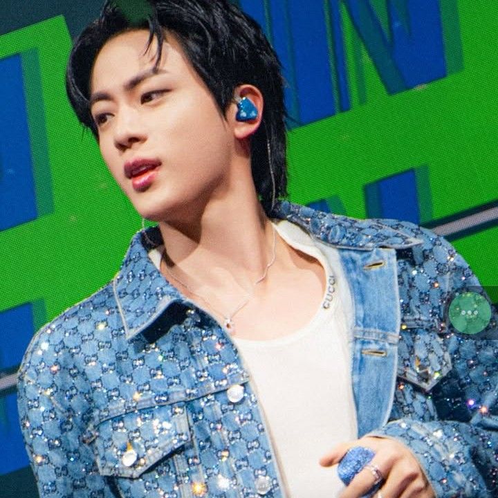 진 (방탄소년단)의 비하인드 컷