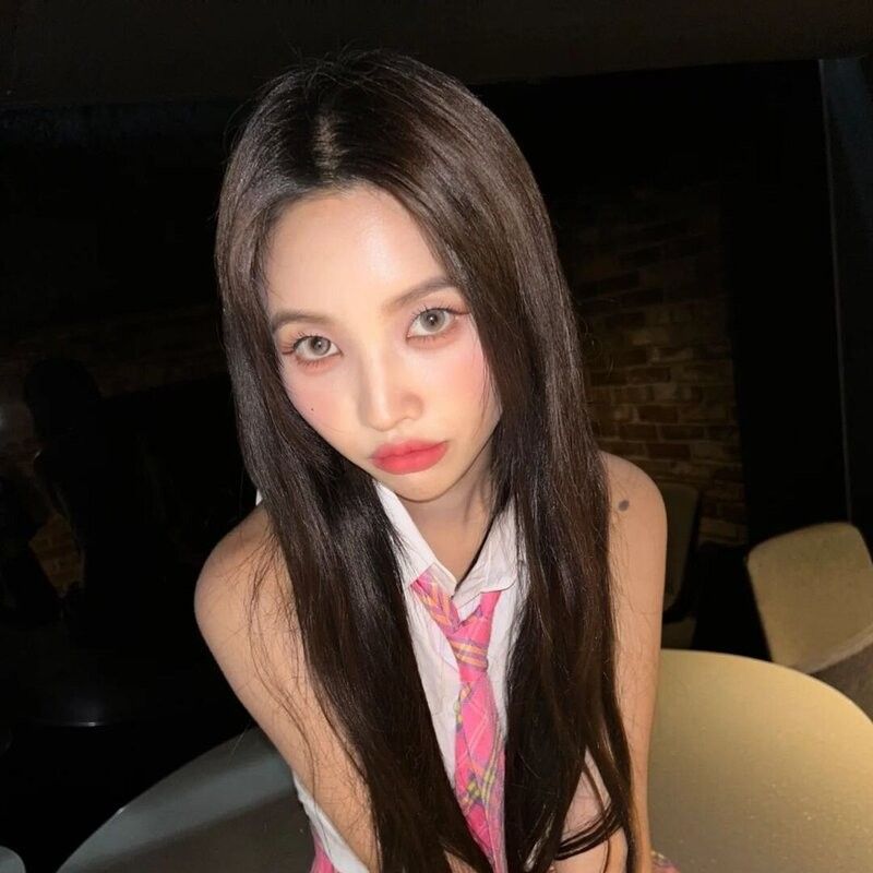 Behind-the-scenes cut of Soyeon (i-dle)
