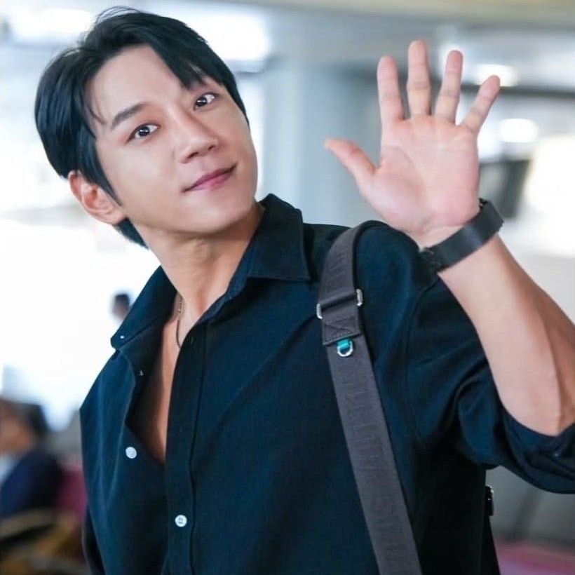 Recent activity shot of Hwang Chiyeol