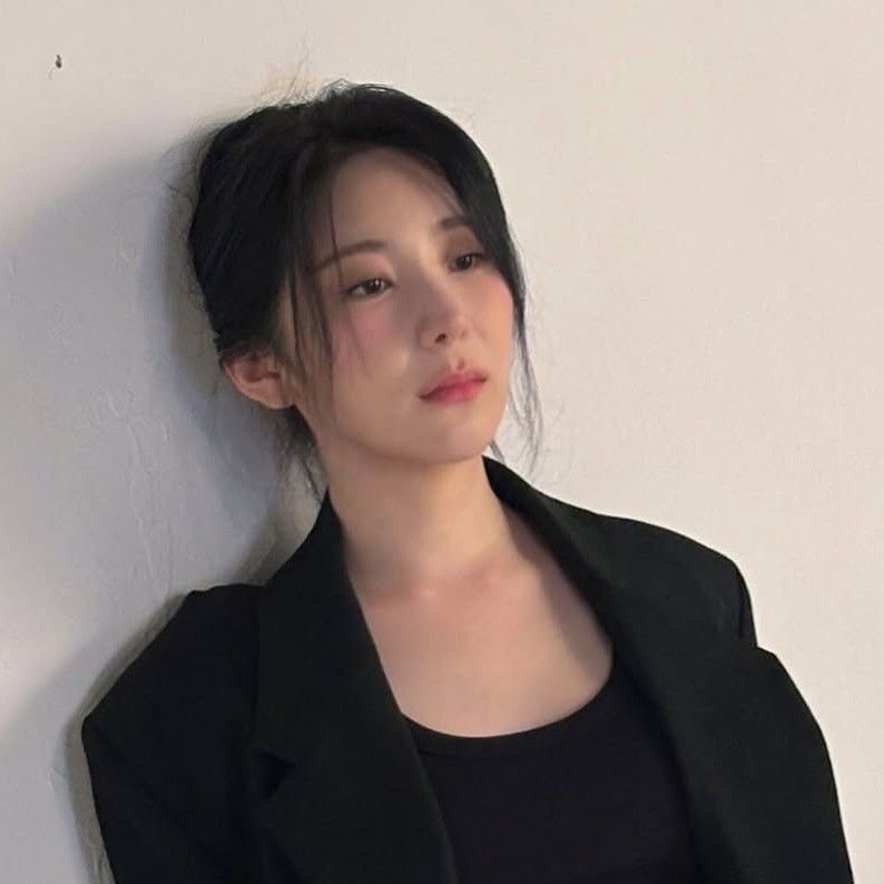 Behind-the-scenes cut of Lee Chaeyeon