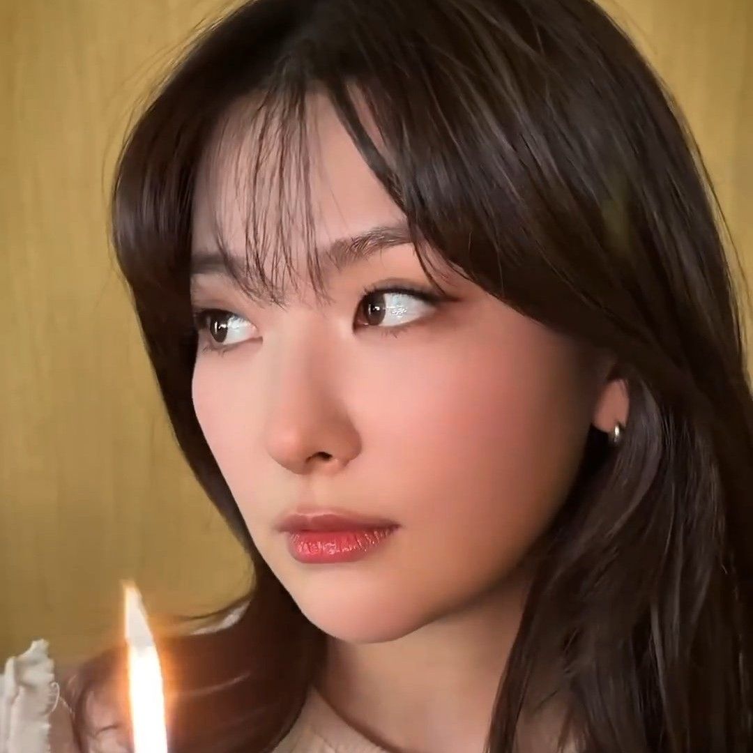 Latest photo of Seulgi (Red Velvet)