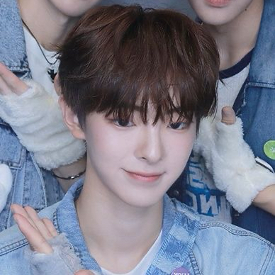 A moment captured by Kang Woojin's fan