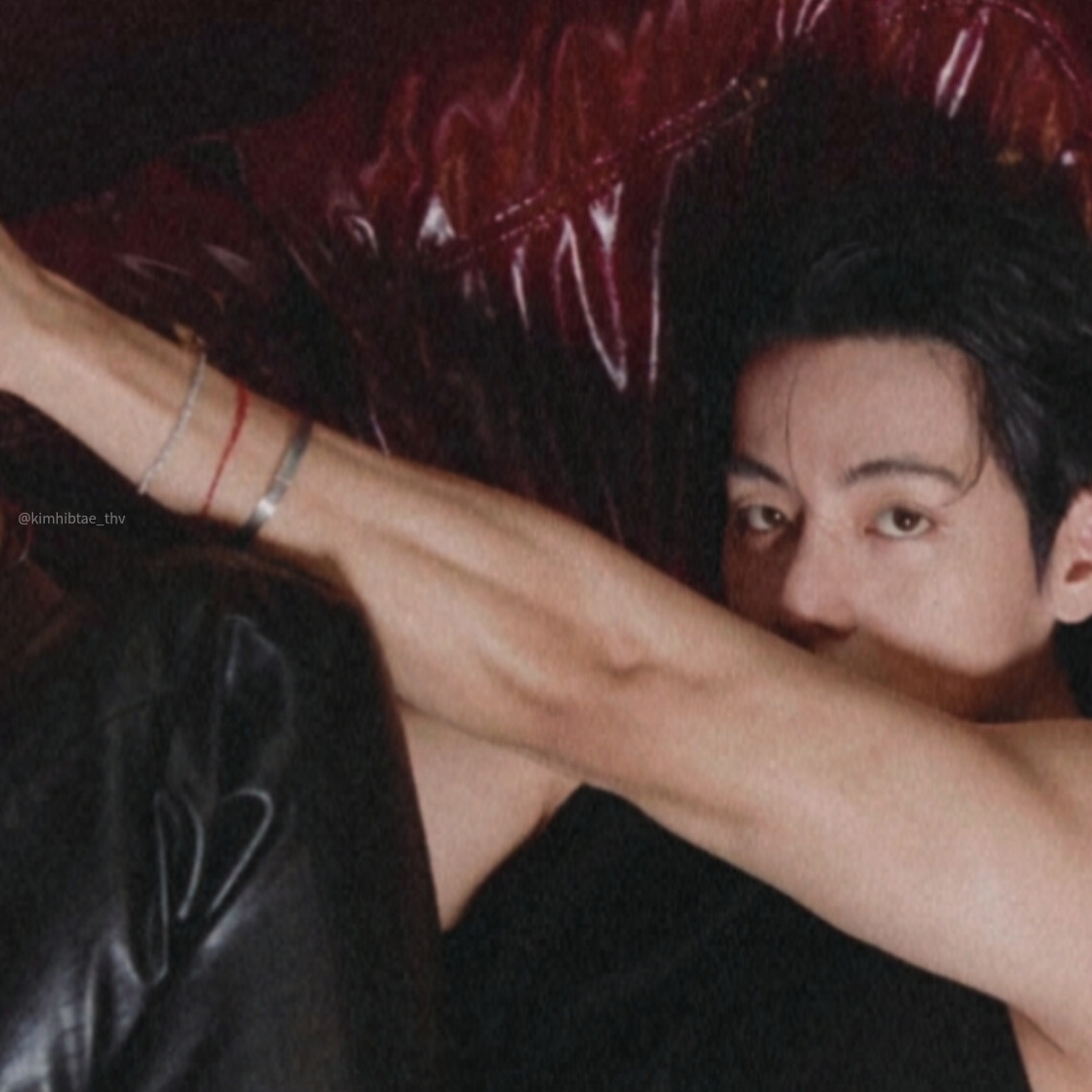 뷔 (방탄소년단)의 비하인드 컷