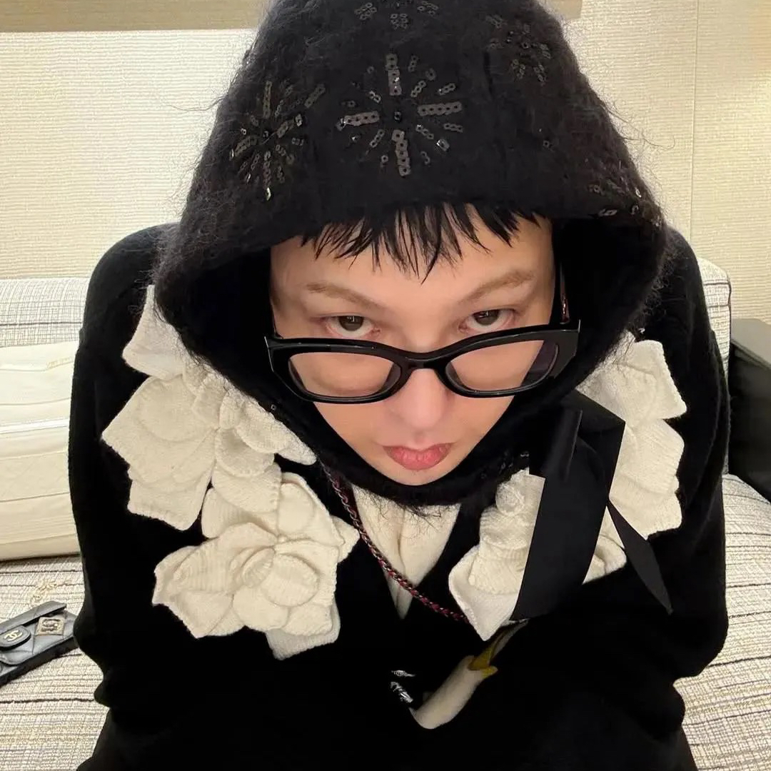 Foto terbaru G-DRAGON (BIGBANG)