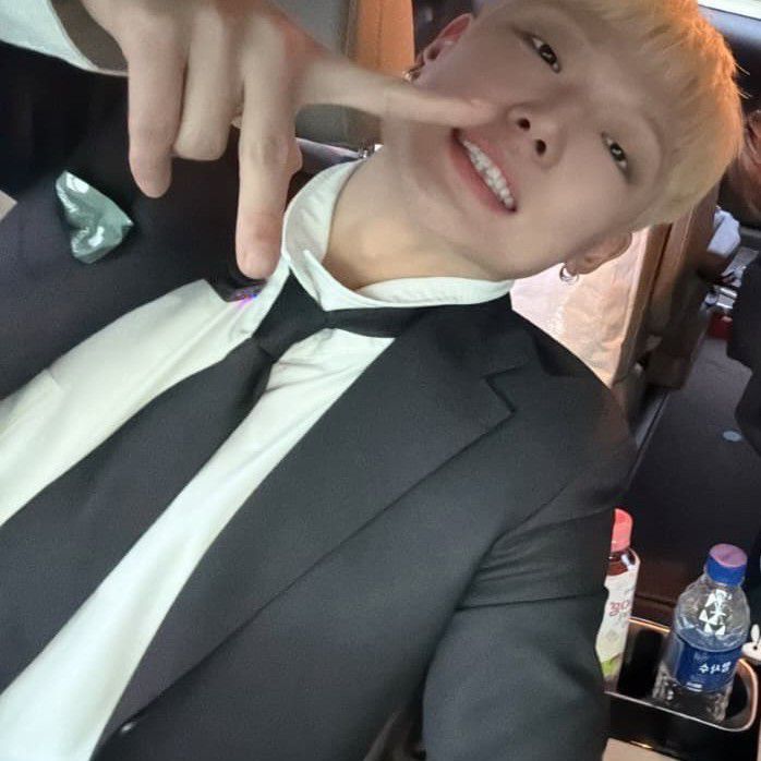 Recent activity shot of BOBBY (iKON)