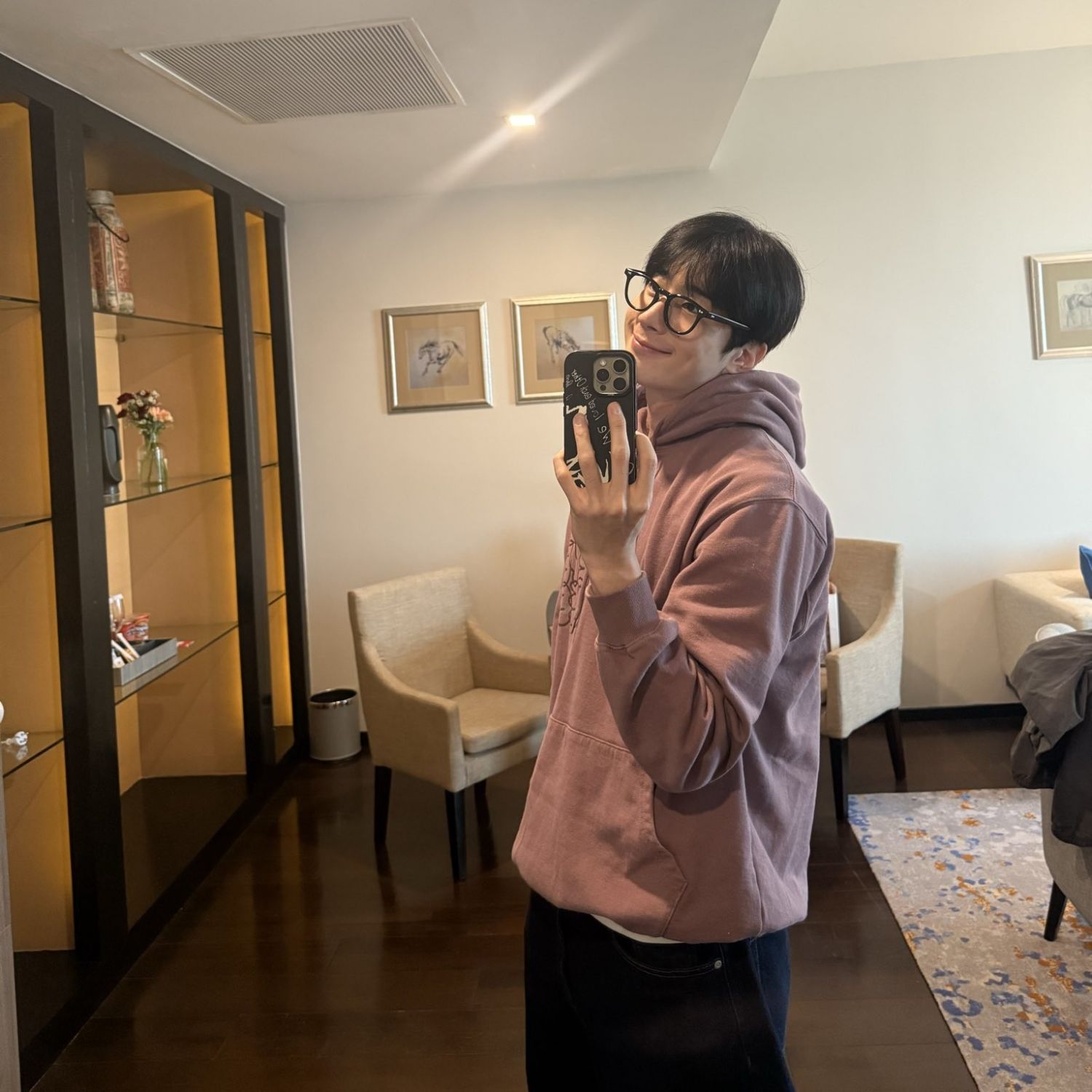 Recent activity shot of Han Seungwoo