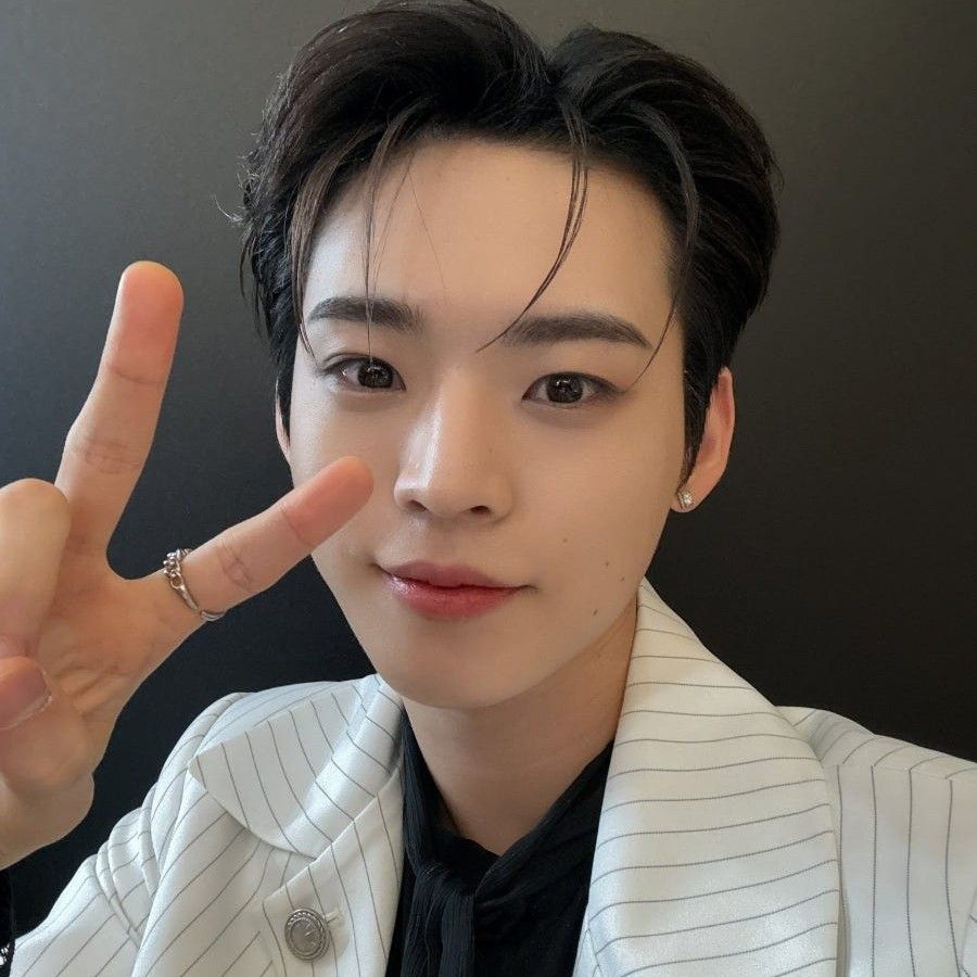Latest photo of Hyojin (ONF)