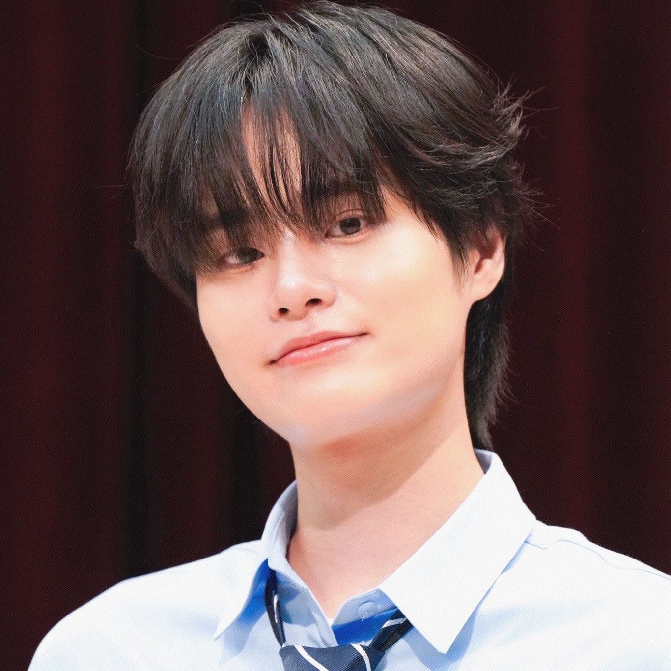 A moment captured by Lee Daehwi (AB6IX)'s fan
