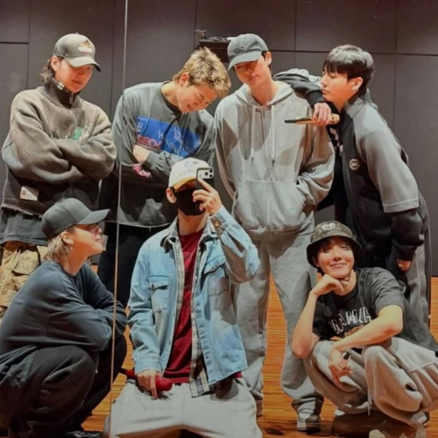 A moment captured by Secret Garden's fan