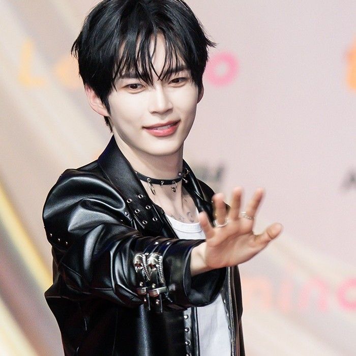 Recent activity shot of Sung Hanbin (ZEROBASEONE)