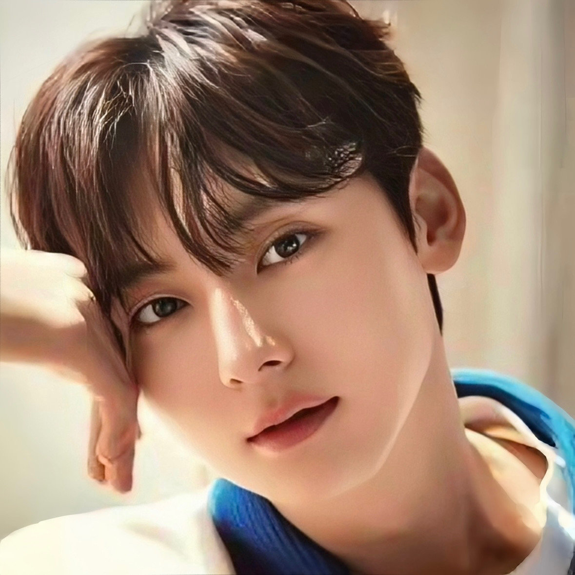 Behind-the-scenes cut of Hwang Minhyun