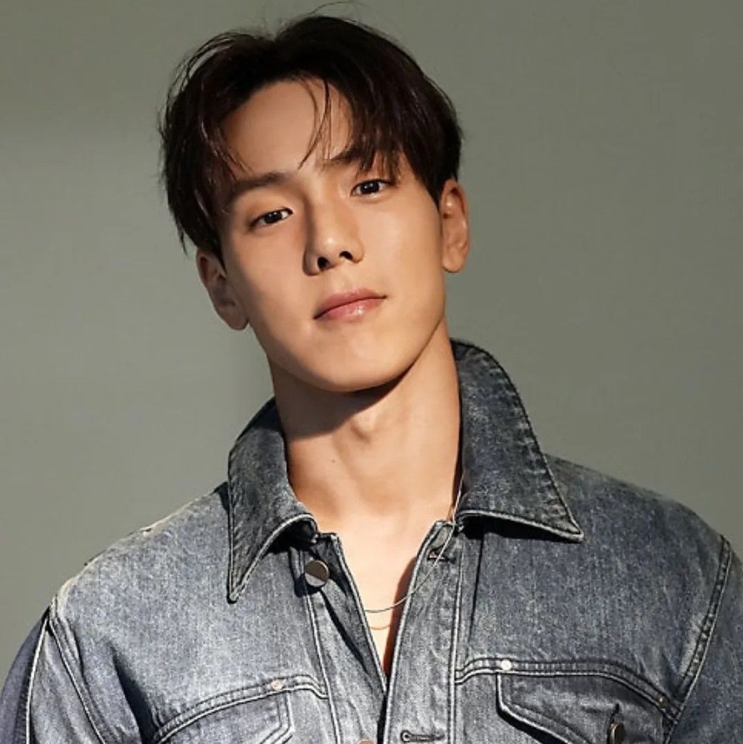 Recent activity shot of Shownu (MONSTA X)