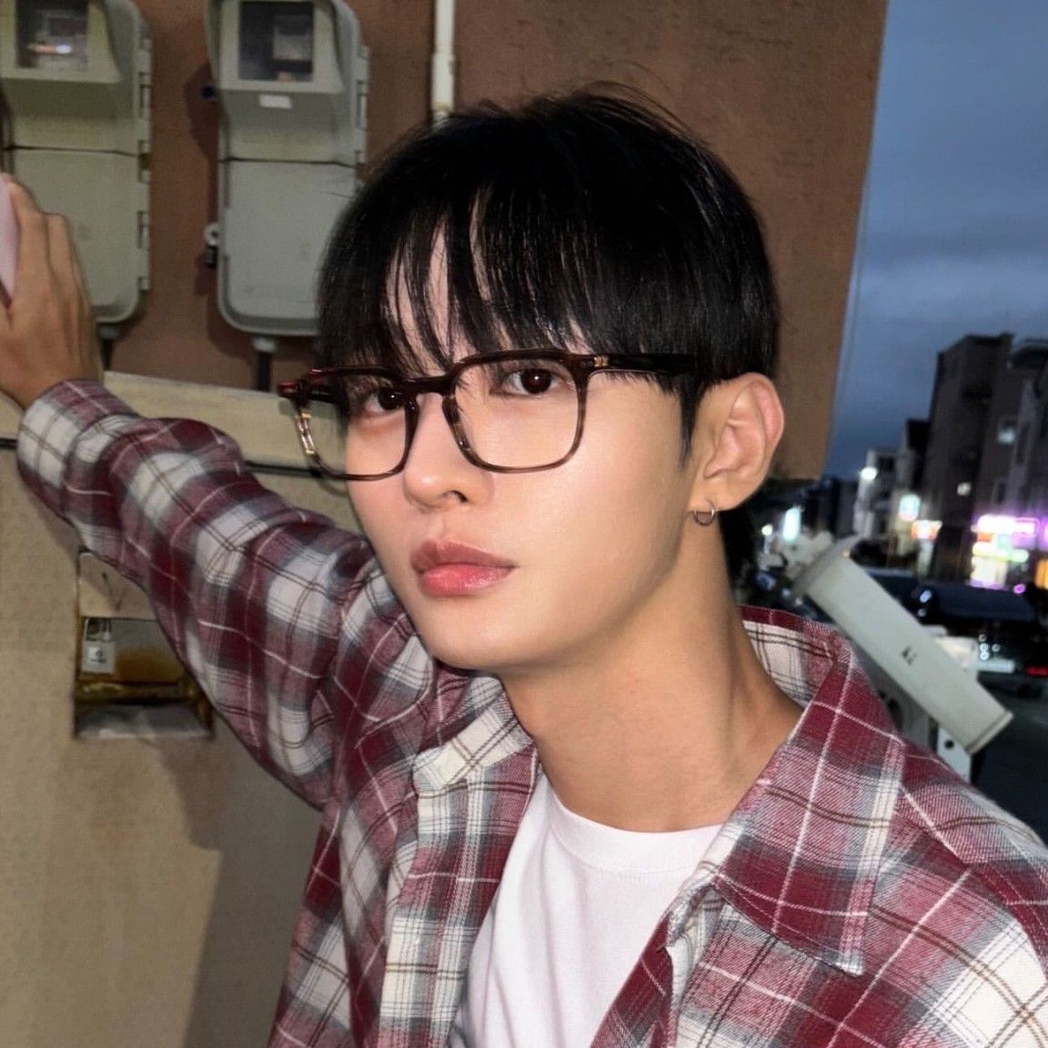 A moment captured by Yoon Jisung's fan