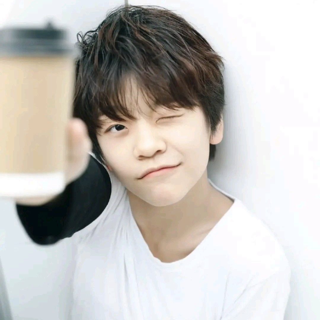 Recent activity shot of He Xinlong (BOY STORY)