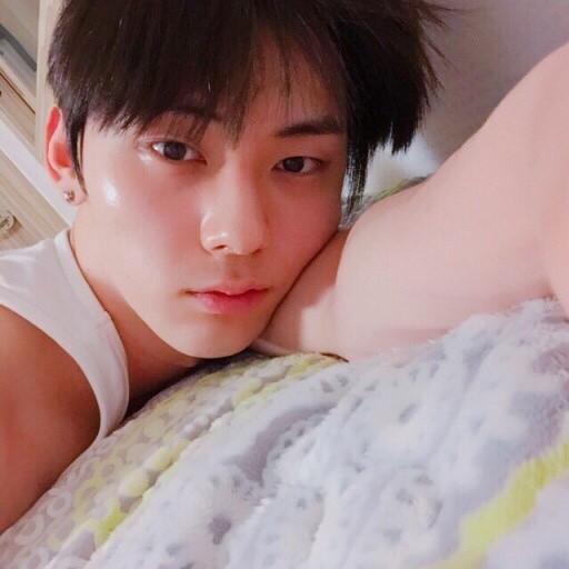 Latest photo of Hwang Minhyun