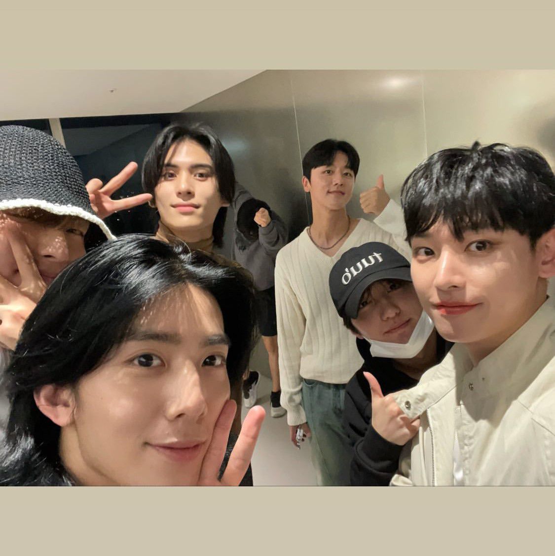 Behind-the-scenes cut of SF9