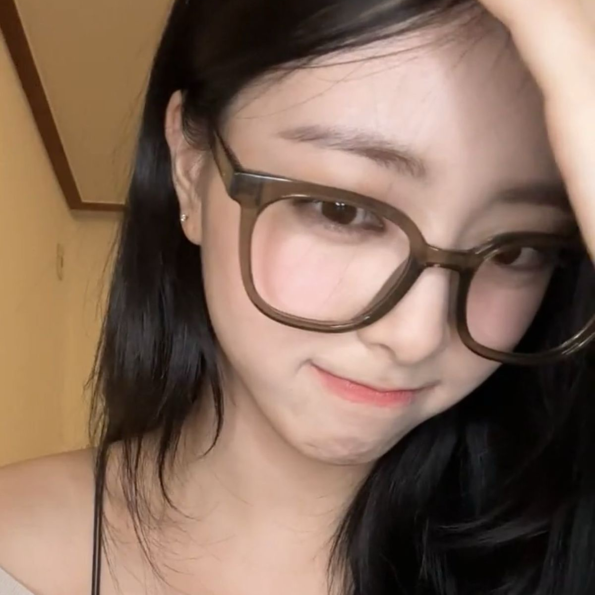 Latest photo of Yuna (ITZY)