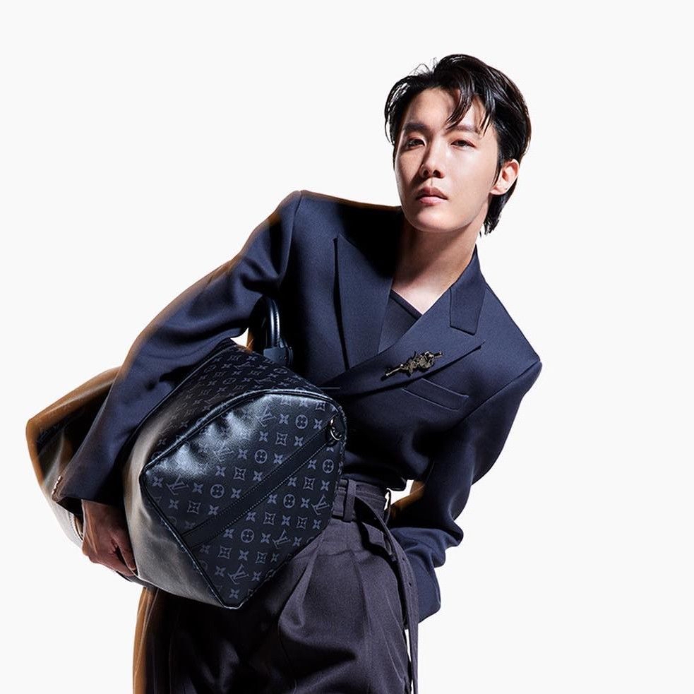 Foto terbaru j-hope (BTS)