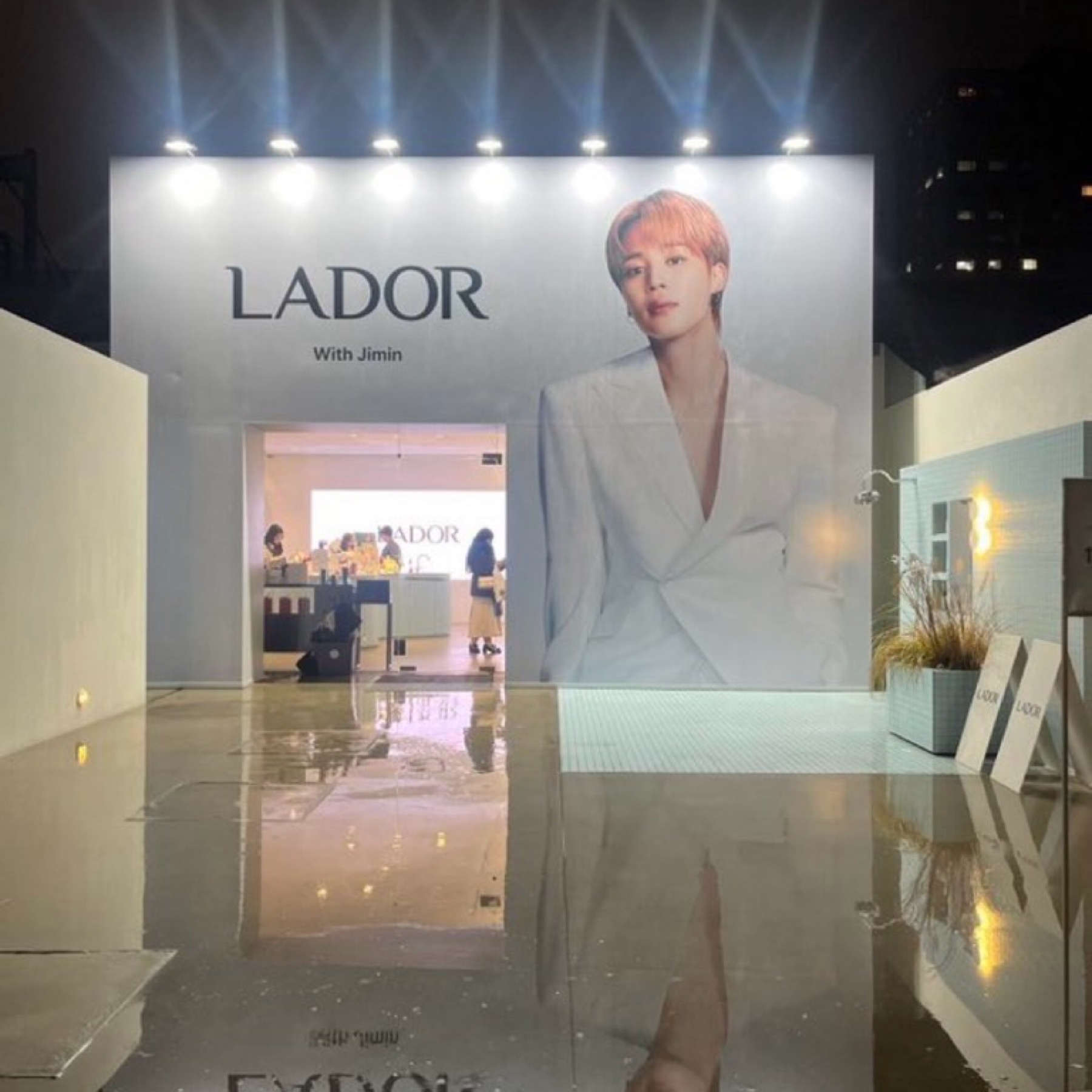 Foto aktivitas terbaru Jimin (BTS)