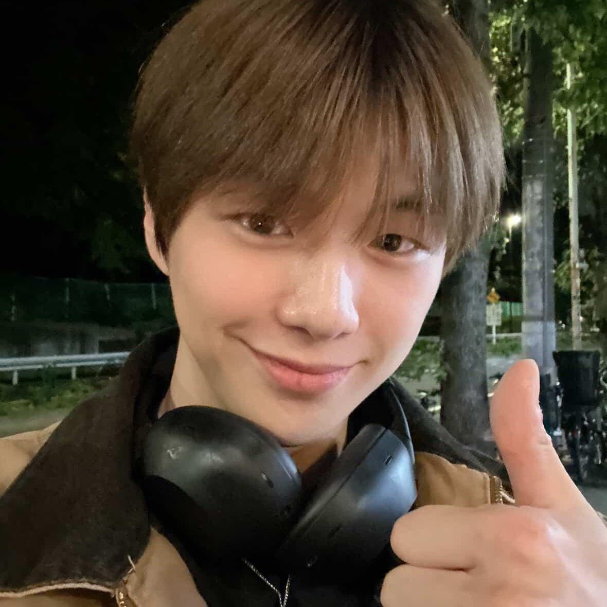 A moment captured by Kang Daniel's fan