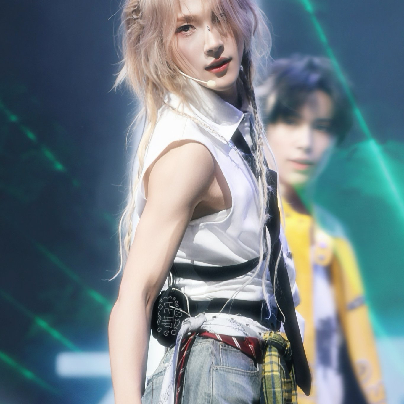 A moment captured by Hu Yetao (NexT1DE)'s fan