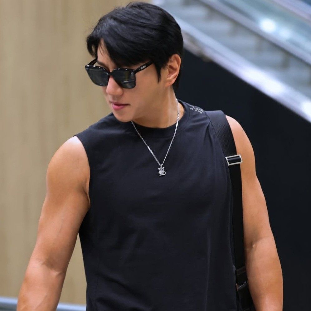Recent activity shot of Hwang Chiyeol