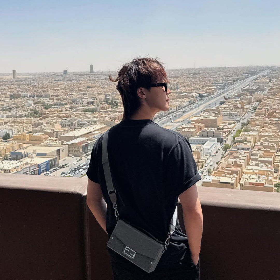 A moment captured by Dino (SEVENTEEN)'s fan