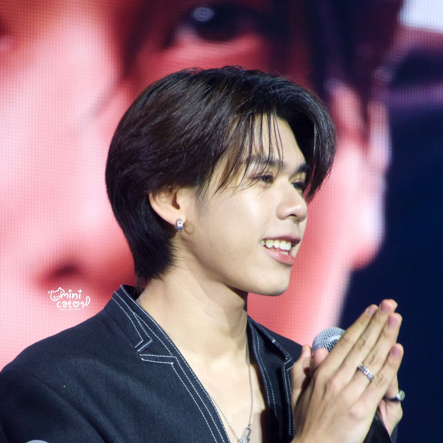 A moment captured by Tui (LYKN)'s fan