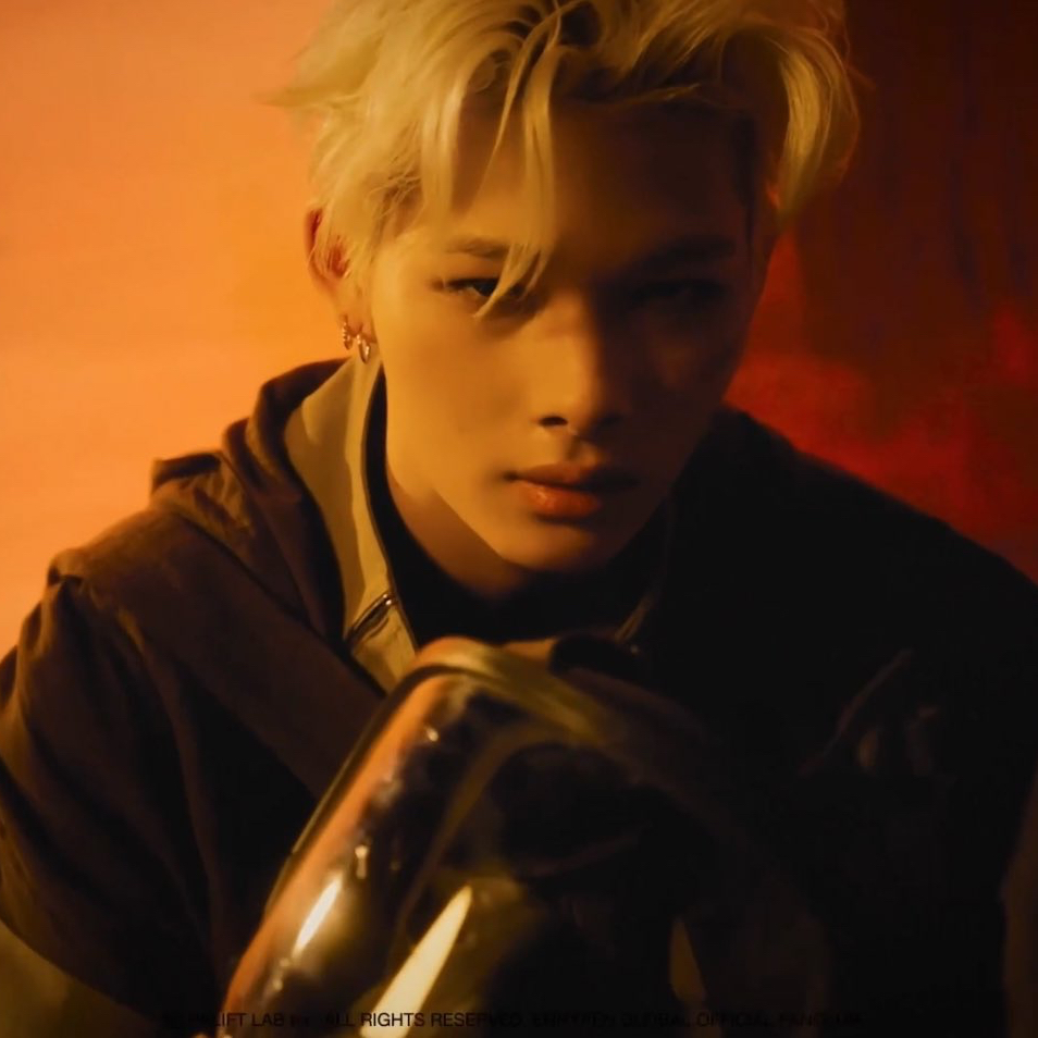 Foto terbaru NI-KI (ENHYPEN)