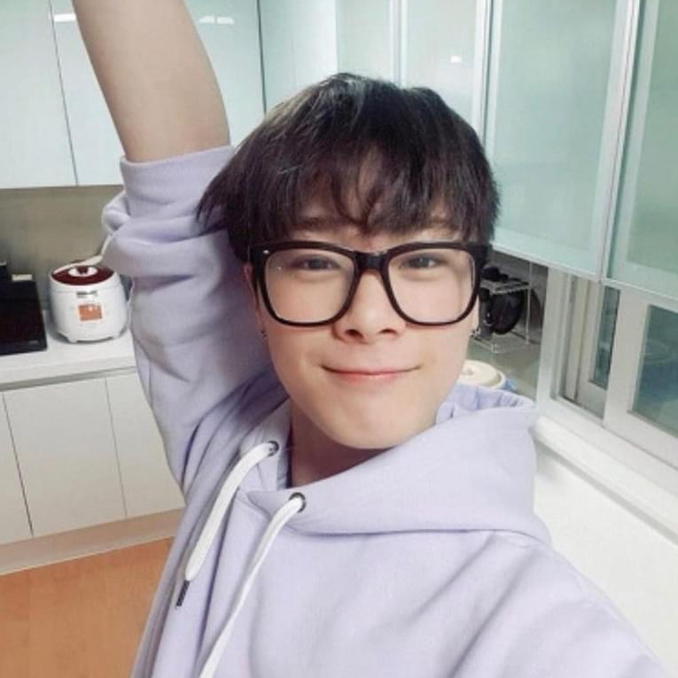 A moment captured by Moonbin (ASTRO)'s fan