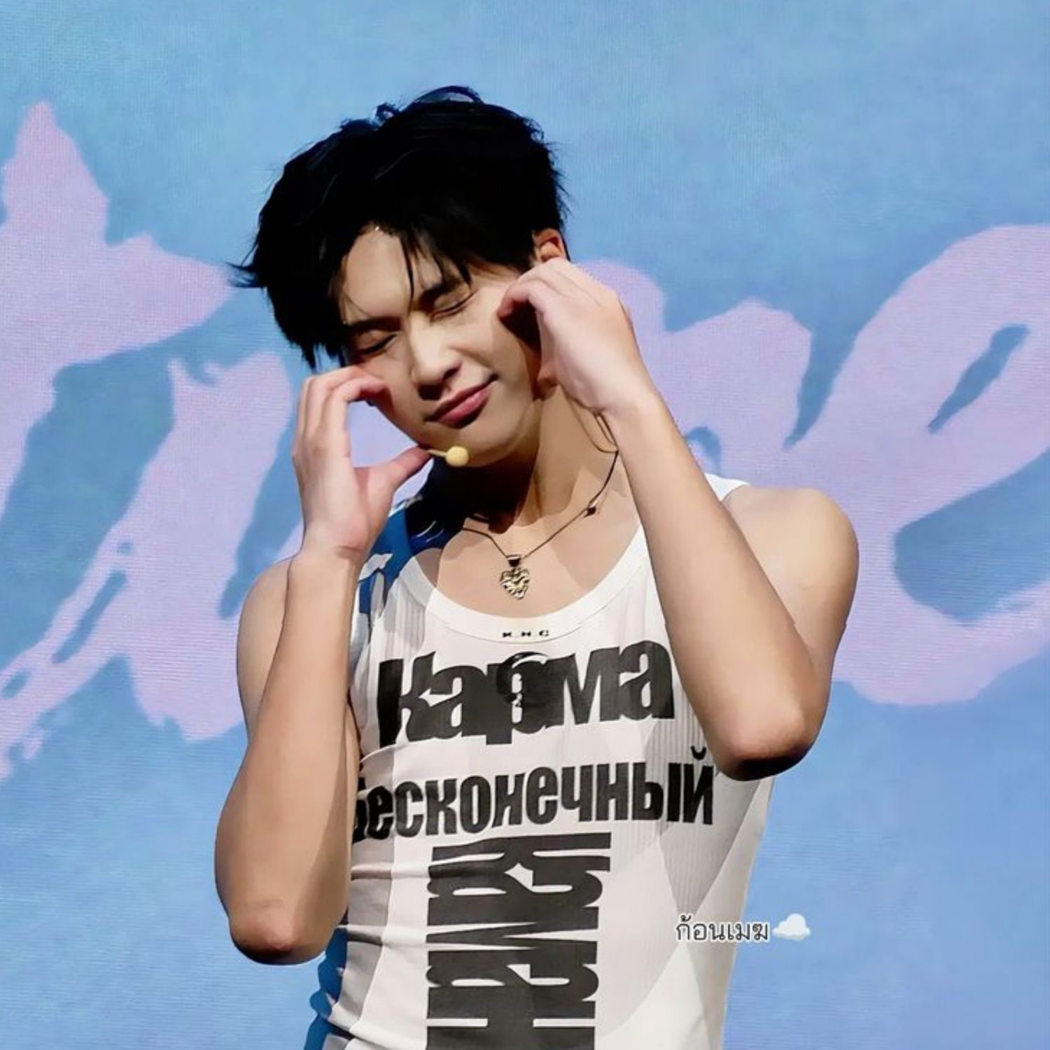 Behind-the-scenes cut of Shen (NexT1DE)