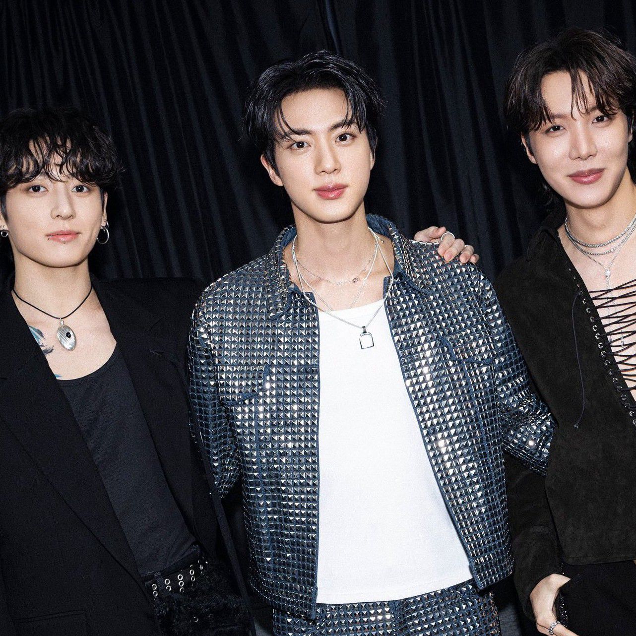 Behind-the-scenes cut of BTS