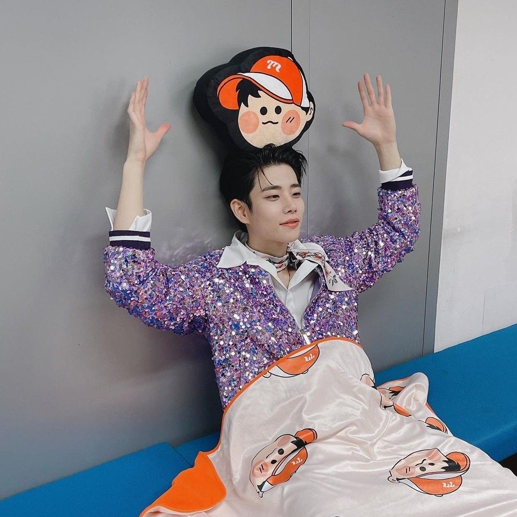 ASTRO的最新照片