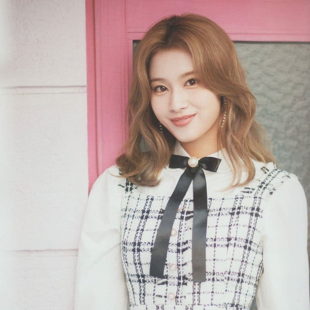 Latest photo of Sana (TWICE)