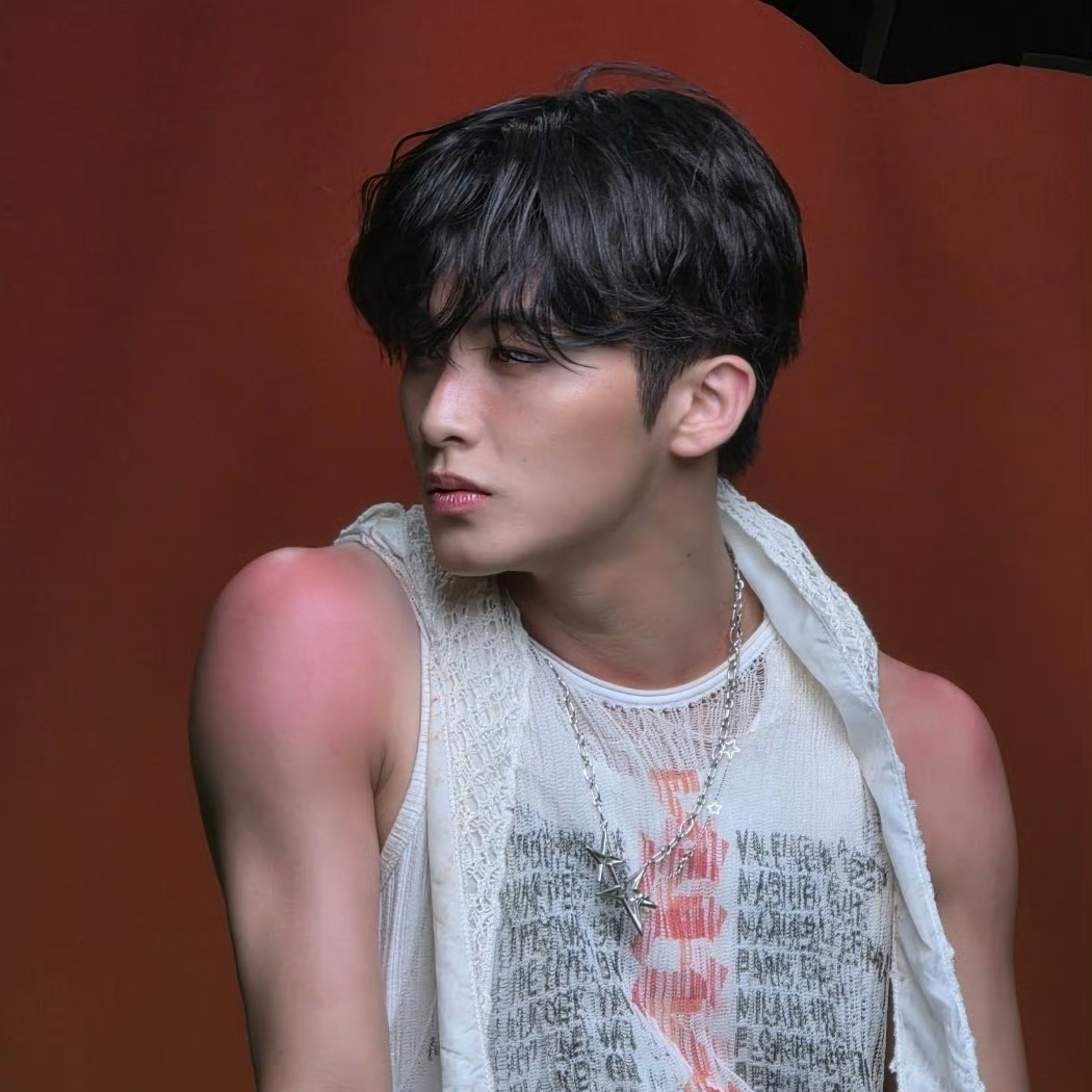 Behind-the-scenes cut of Mark (NCT 127, NCT DREAM)
