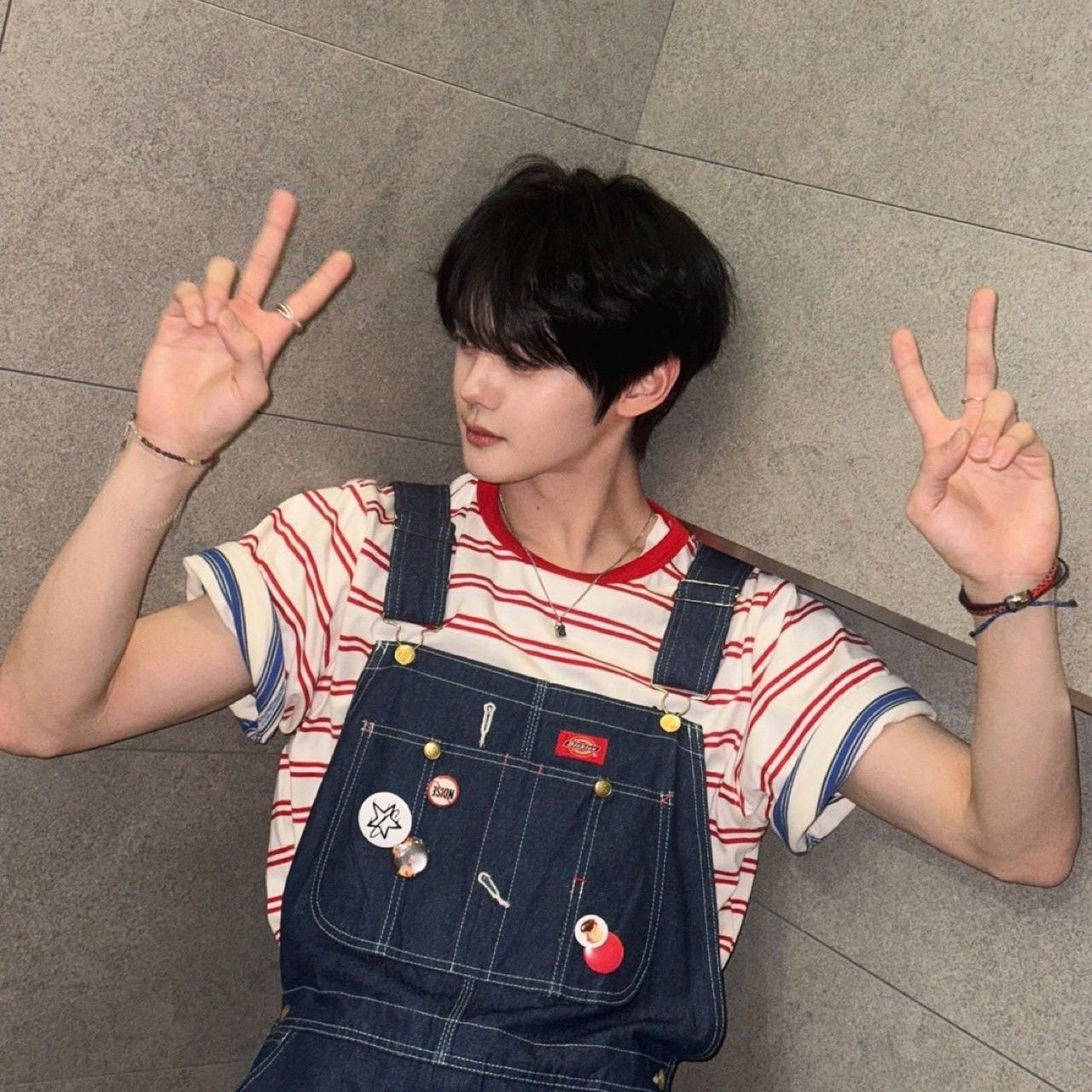 Recent activity shot of Kim Gyuvin (ZEROBASEONE)