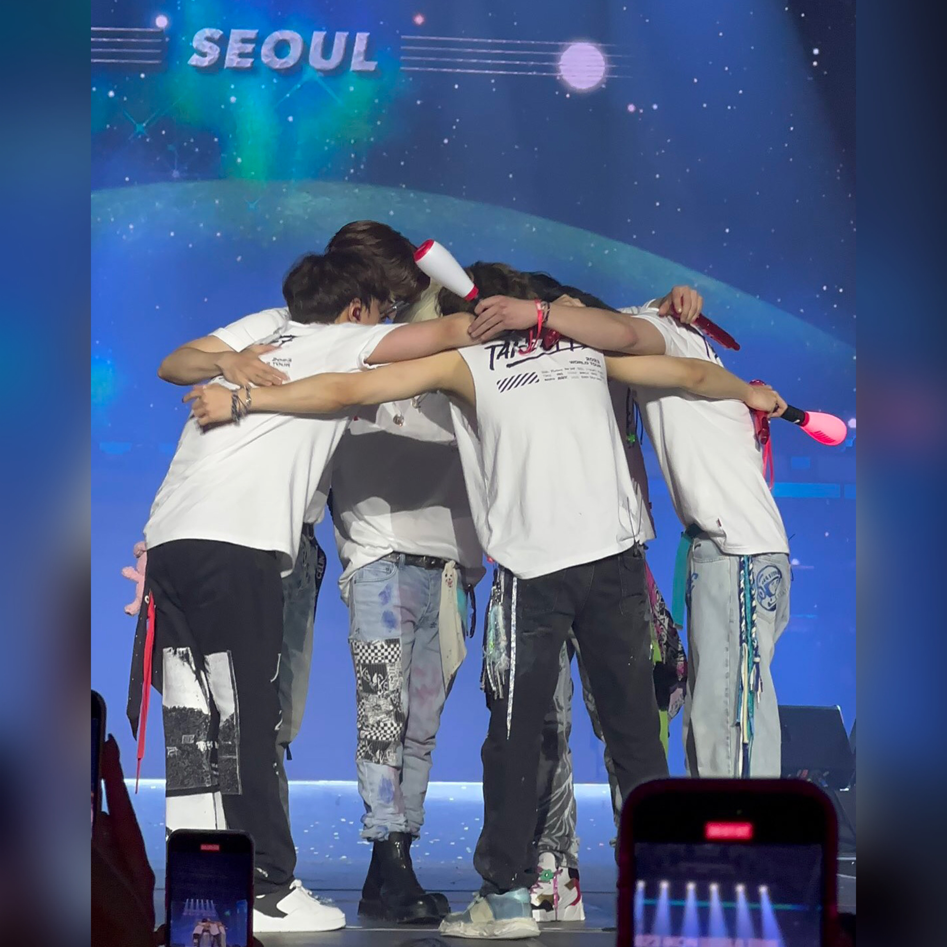 A moment captured by iKON's fan
