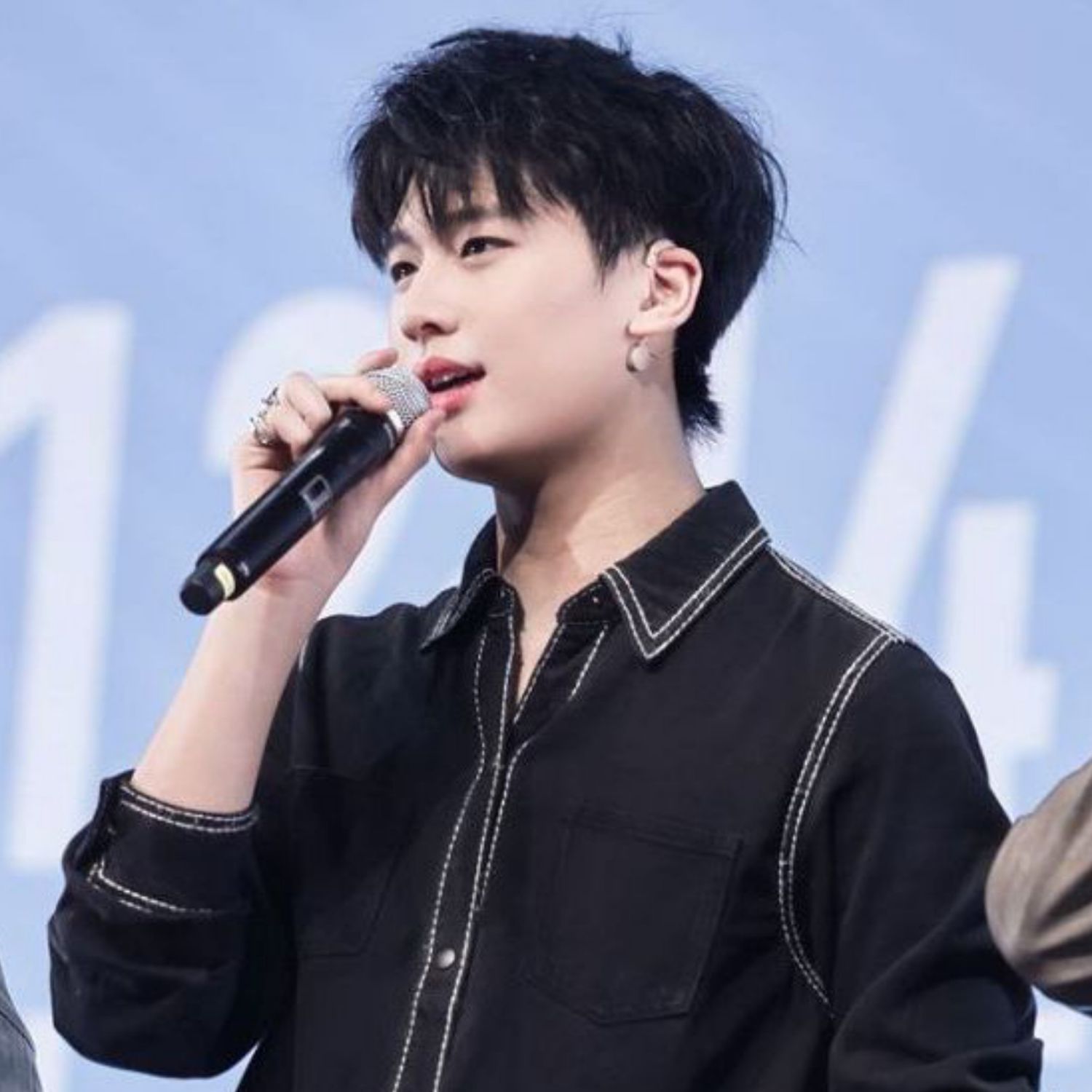 Behind-the-scenes cut of Shen (NexT1DE)