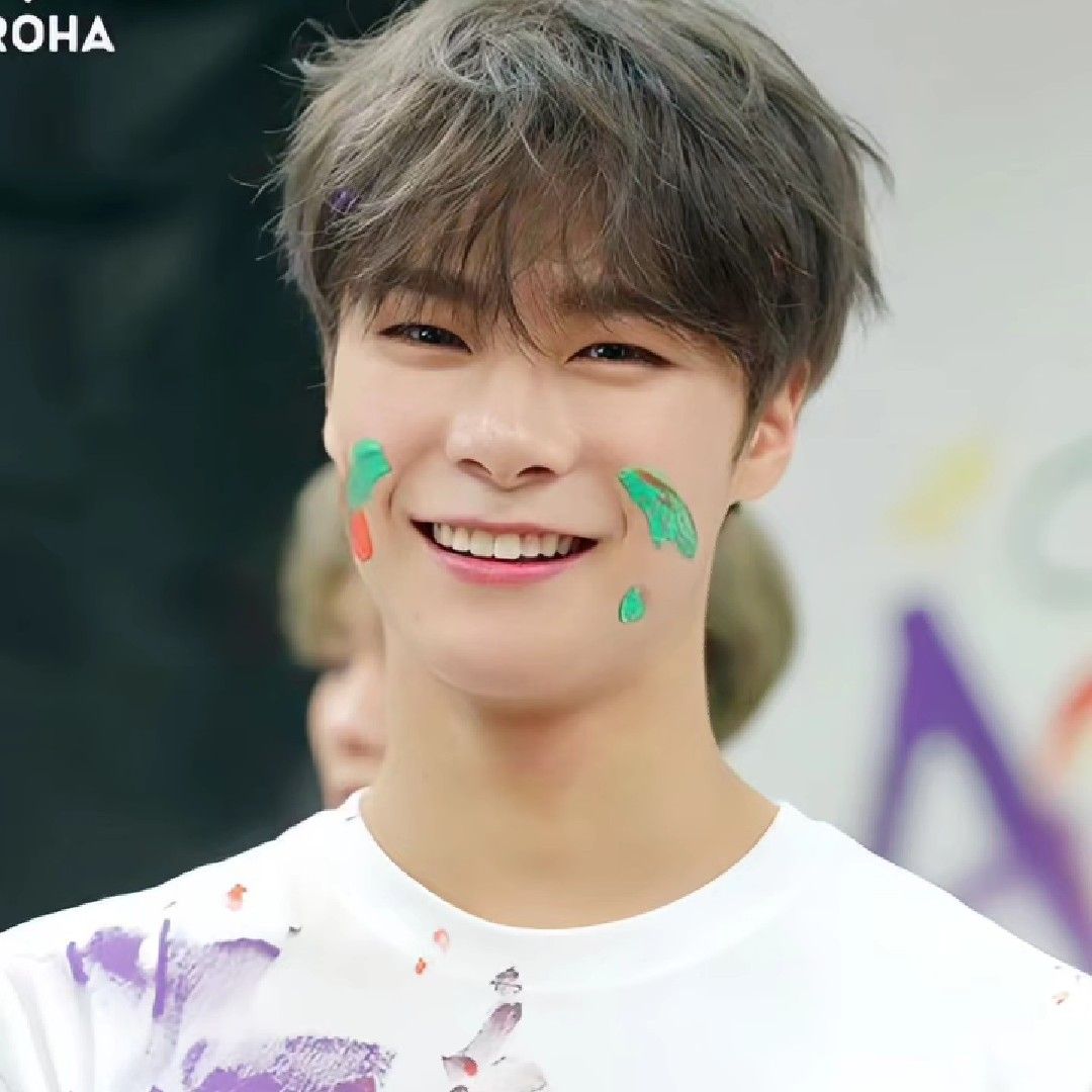 Latest photo of Moonbin (ASTRO)