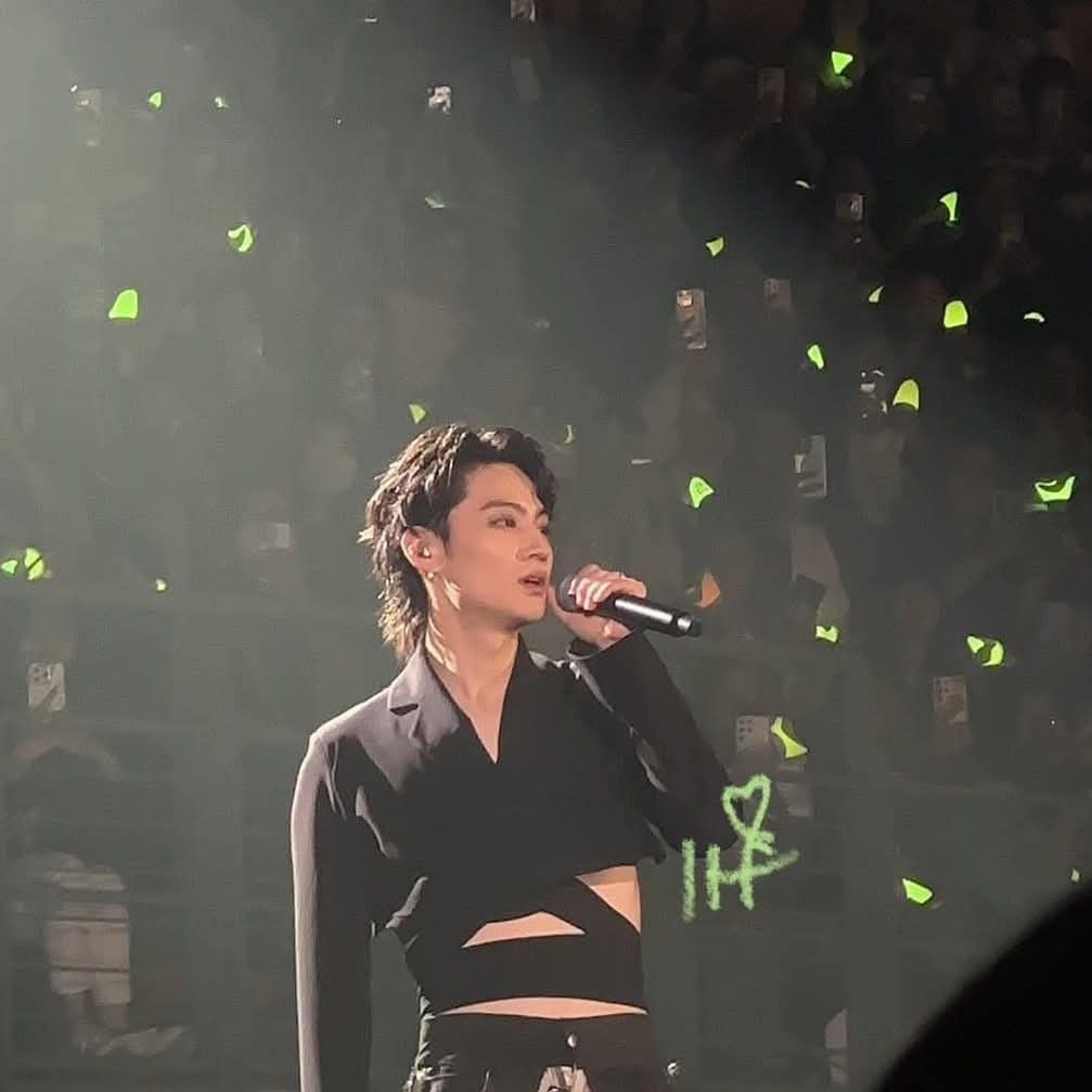 A moment captured by JAY B (GOT7)'s fan