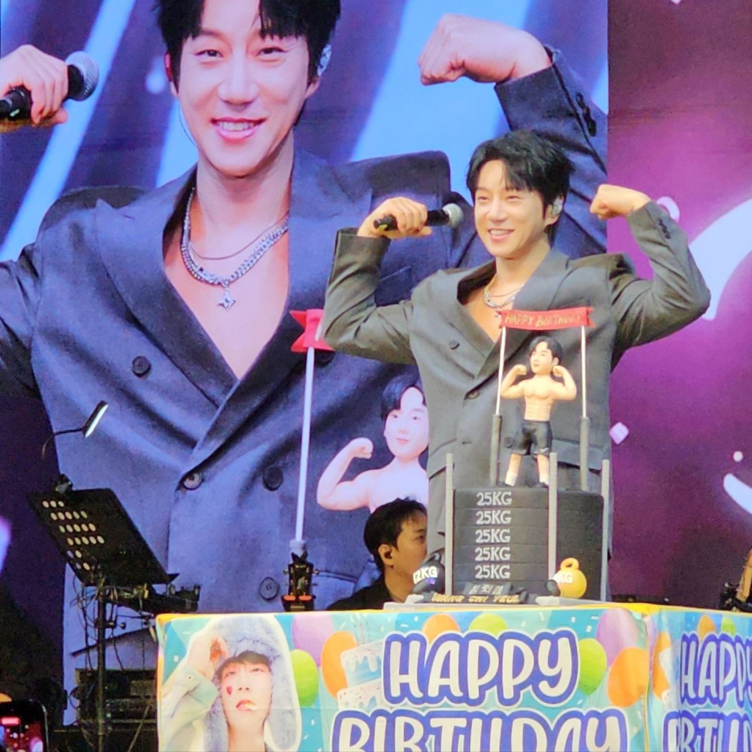 A moment captured by Hwang Chiyeol's fan