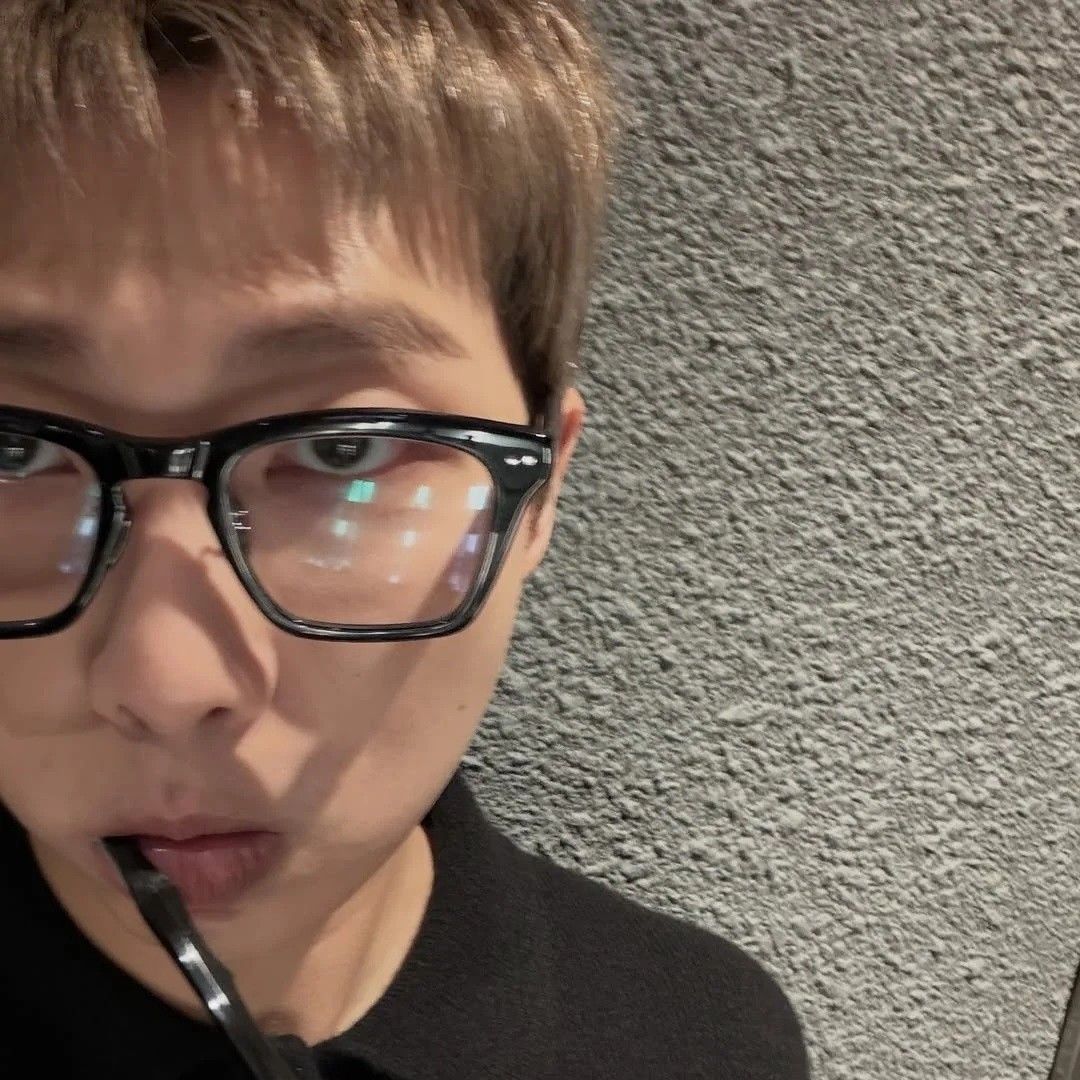 Behind-the-scenes cut of RM (BTS)