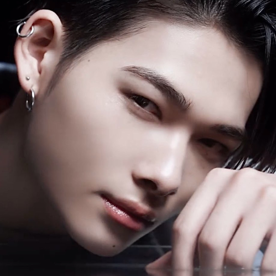 Recent activity shot of NI-KI (ENHYPEN)