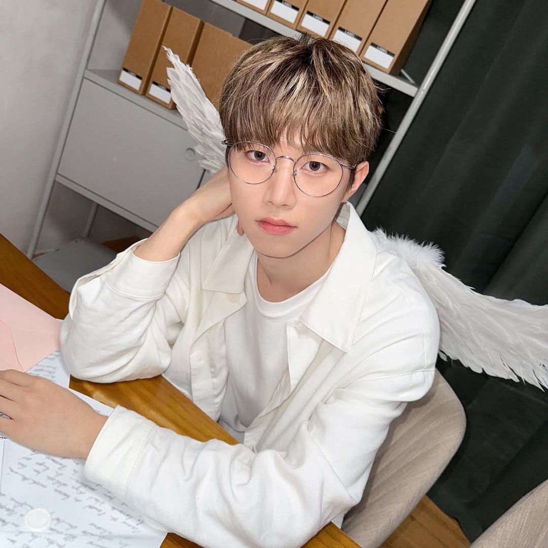 Recent activity shot of Hyunwoo (Xikers)