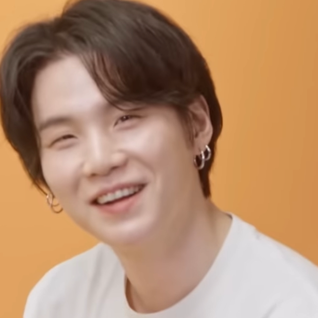 SUGA (防彈少年團)的最新照片