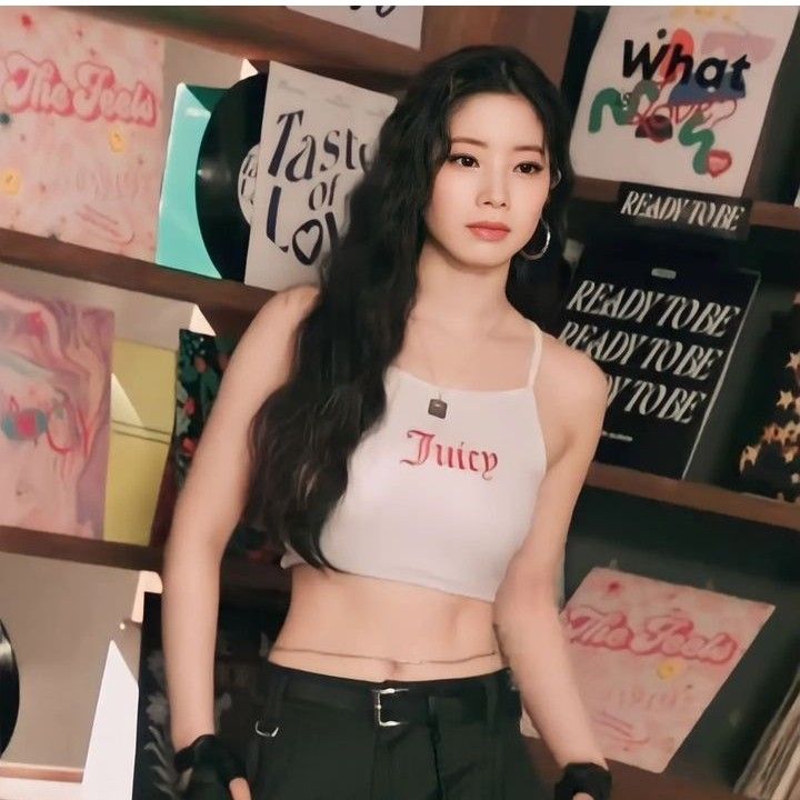 Foto aktivitas terbaru Dahyun (TWICE)